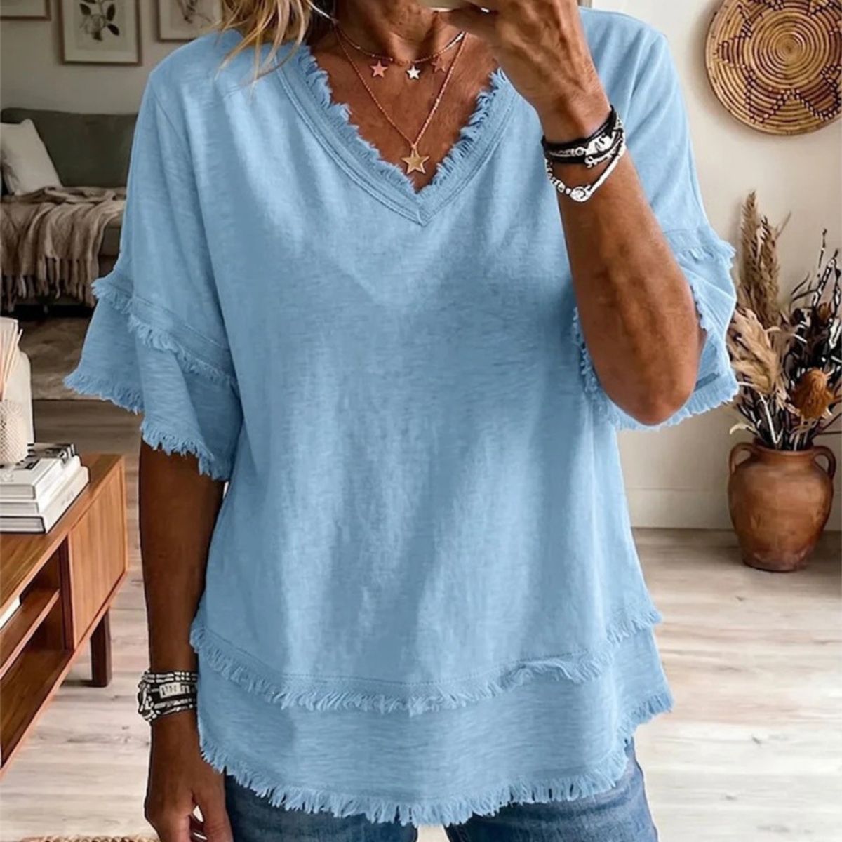 Nowości na lato 2026 👚 Modna Bluzka Boho z Frędzlami i Dekoltem V: Lekka, Wygodna i Stylowa