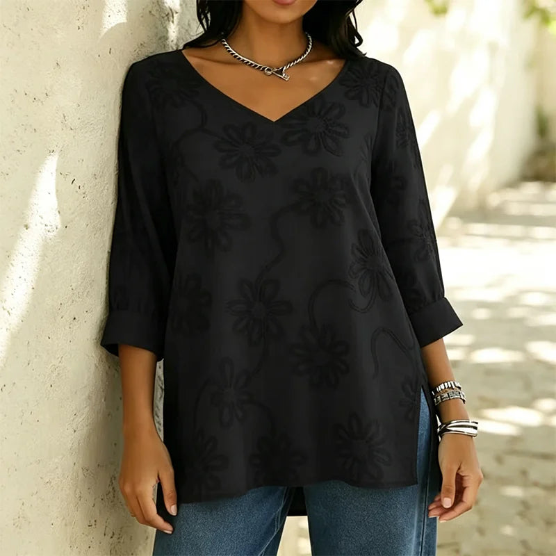 🌼Modny T-shirt z dekoltem w serek i haftem w stokrotki