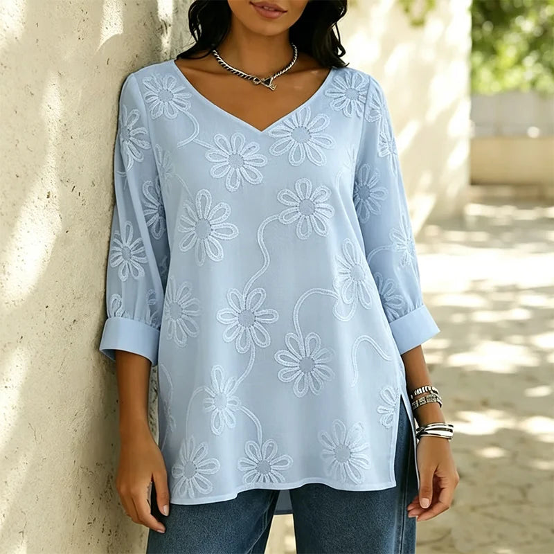 🌼Modny T-shirt z dekoltem w serek i haftem w stokrotki