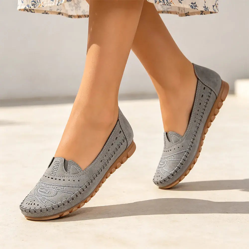 😍【36-43】Retro stil, perforirane balerinke za prosti čas｜Mehak podplat, udobje za vsak dan｜Razširljive, večje velikosti