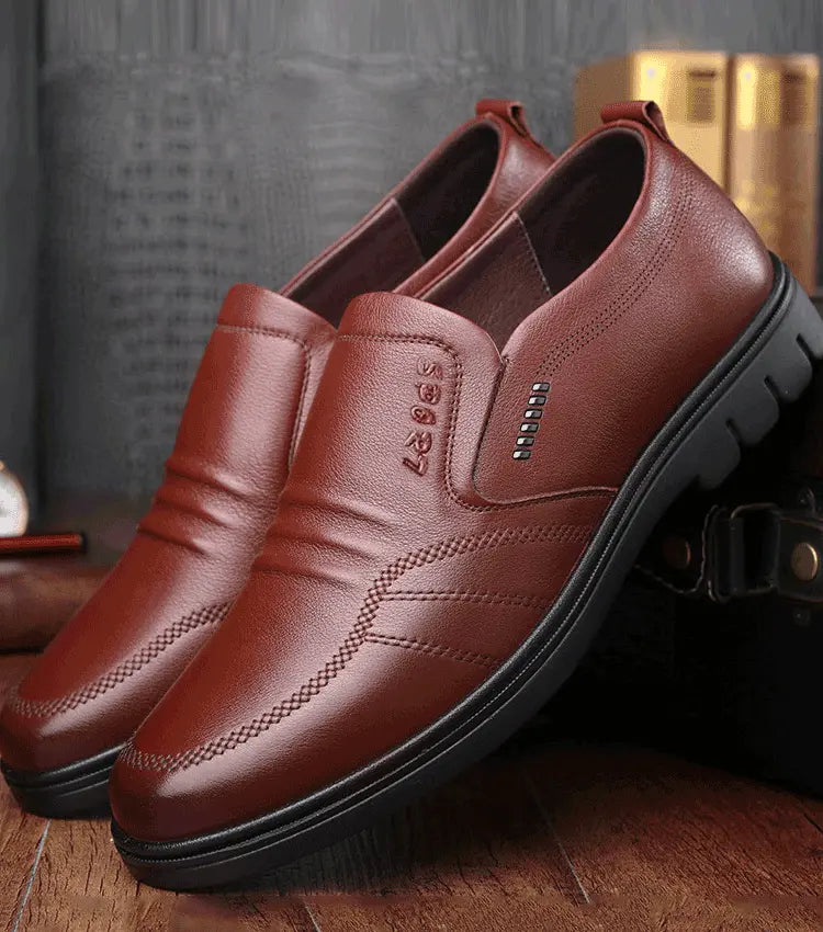 🔥Zadnji dan 【50 % popust】👞【39–44】Moški čevlji v slogu »business-casual« – novost 2026 – mehak podplat, elegantni in udobni